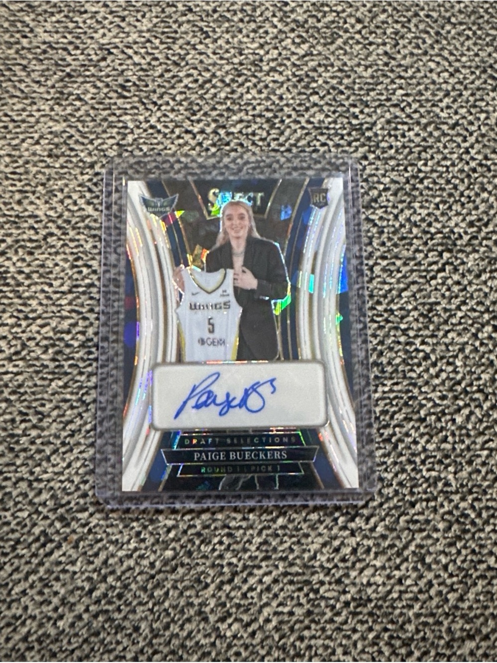 Wings Paige Bueckers SSP Rookie Auto /25